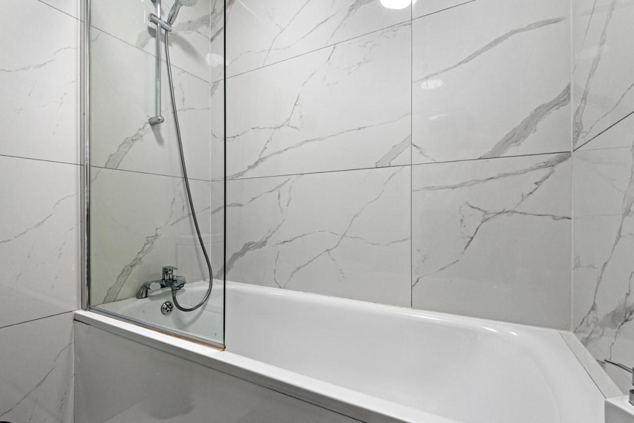 Londwell, Chic Hyde Park Mews House Apartment ลอนดอน ภายนอก รูปภาพ