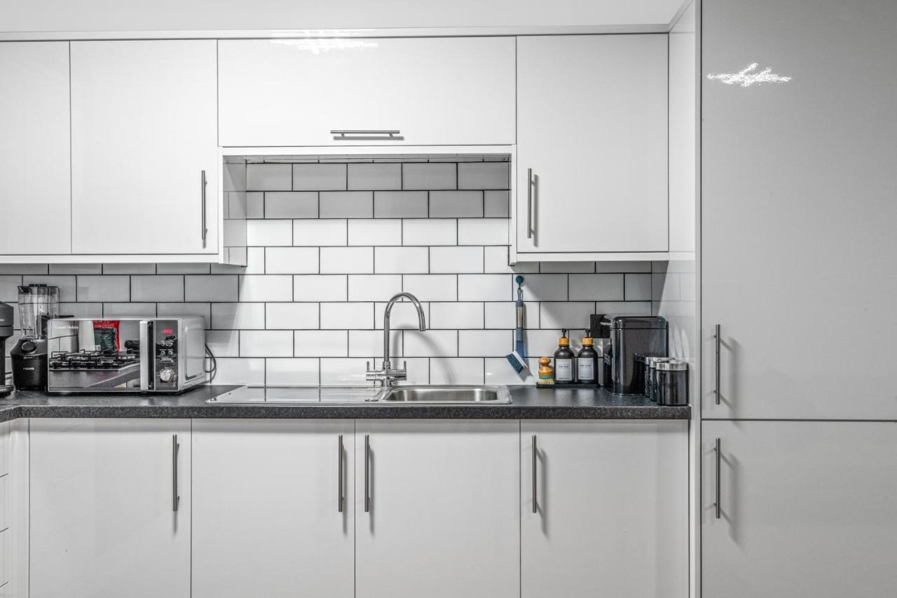 Londwell, Chic Hyde Park Mews House Apartment ลอนดอน ภายนอก รูปภาพ